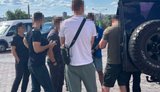 За $8 тис. продавав "легальний виїзд" за кордон: у Харкові затримано капітана Нацгвардії, - ДБР. ФОТО
