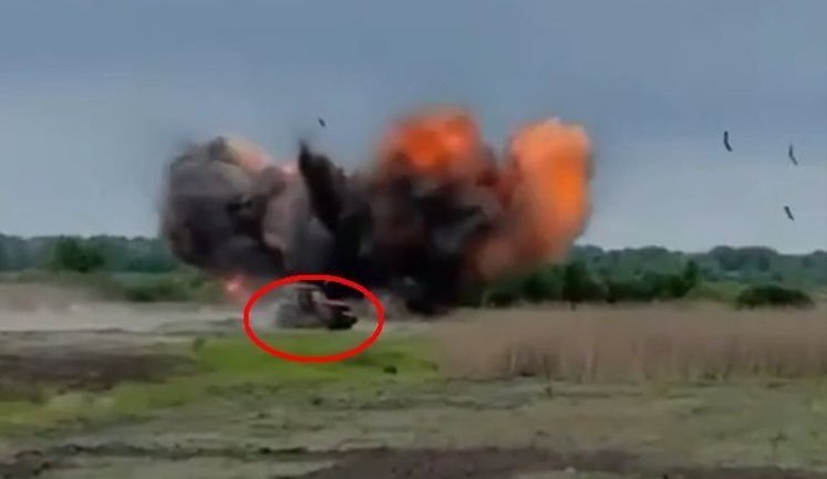 Tractor driver in Chernihiv region continues working in field despite crash and explosion of ’Shahed’ drone nearby. VIDEO