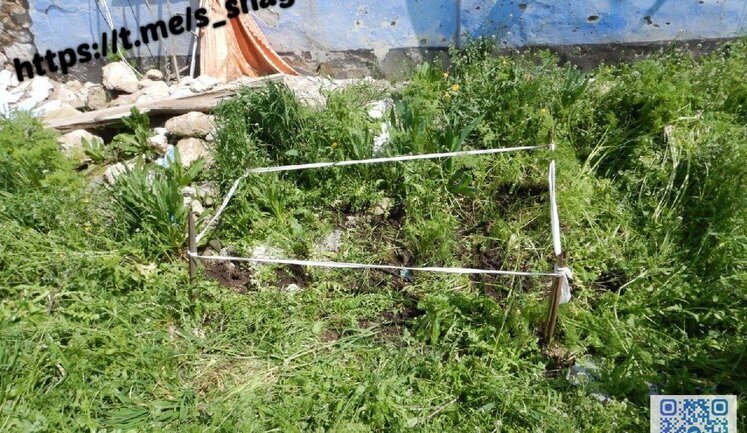 Police exhumed bodies of two more local residents who died during shelling of village of Blahodatne, Mykolaiv region. PHOTOS