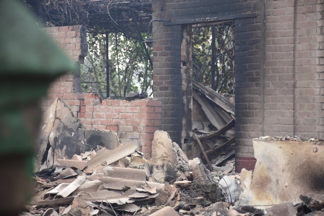 На Луганщині через пожежі перекрито рух у Станицю Луганську, - поліція 05 На Луганщині через пожежі перекрито рух у Станицю Луганську, - поліція 05