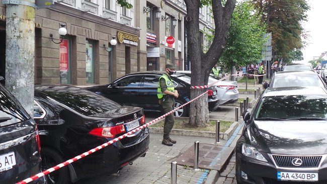 Захват банка в Киеве: спецтранспорт, нацгвардейцы, спецназ 02