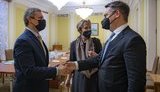 Заместитель главы ОП Машовец на встрече с госсекретарем МИД Германии Линднером предложил увеличить помощь Украине в укреплении обороноспособности. ФОТО