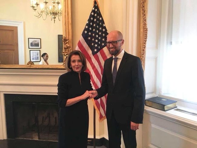 Спикером Палаты представителей Конгресса США стала друг Украины Пелози, - Яценюк 01
