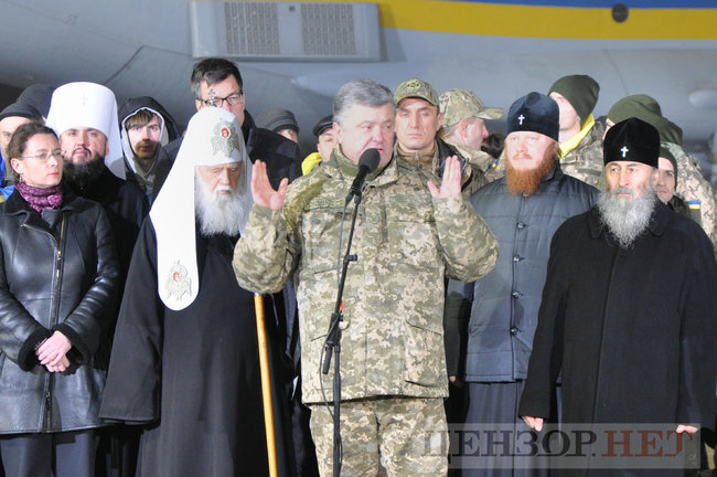 Heroes, welcome home!” liberated Ukrainian hostages enjoy warm reception at Boryspil airport 38