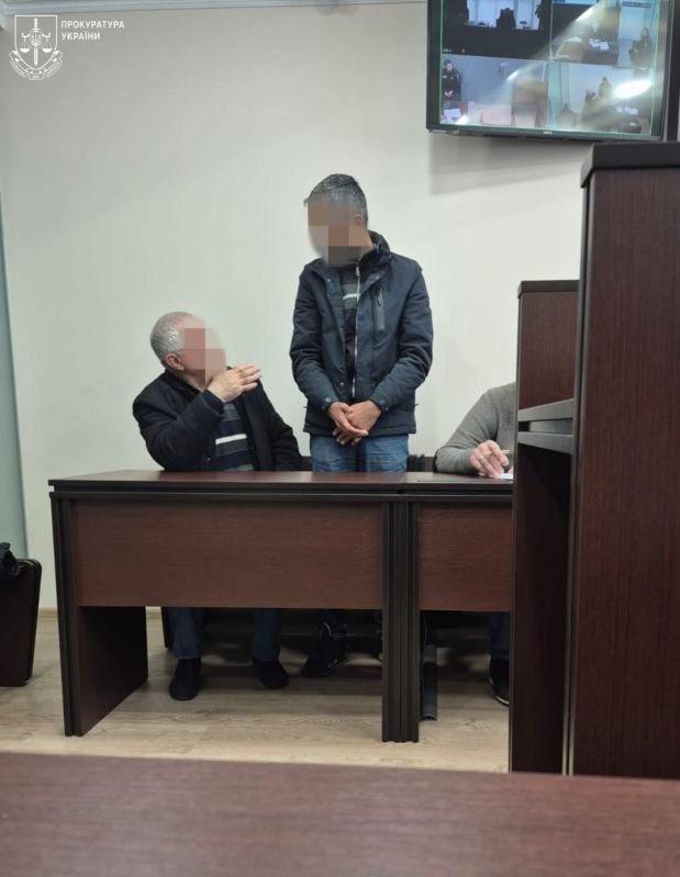 Продавали гуманитарную помощь