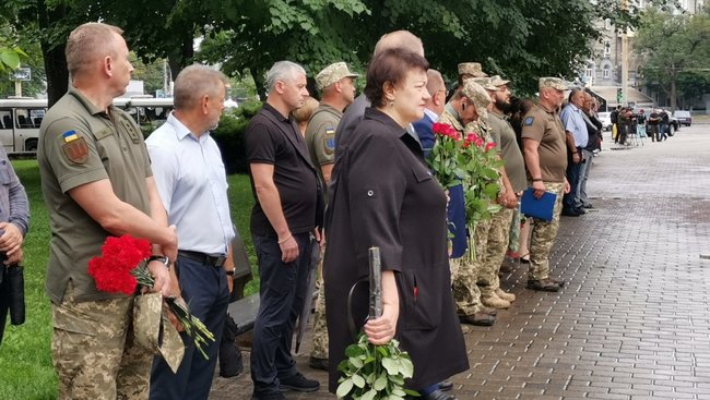 С погибшим в зоне ООС военным медиком Юрием Письменным простились в Днепре 04