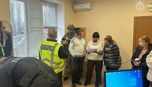 Фальсифікували запрошення на роботу в Україну: викрито канал незаконного перевезення іноземців через державний кордон, - Офіс Генпрокурора. ФОТОрепортаж