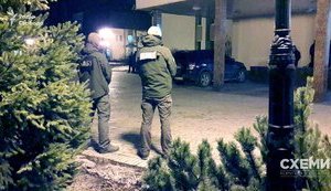 NABU detectives come to Feofania hospital to apprehend State Fiscal Service Chief Nasirov. PHOTOS