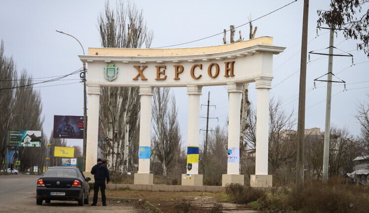 Утром враг атаковал пассажирский автобус в Херсоне, количество пострадавших выросло до 5 (обновлено). ФОТОрепортаж