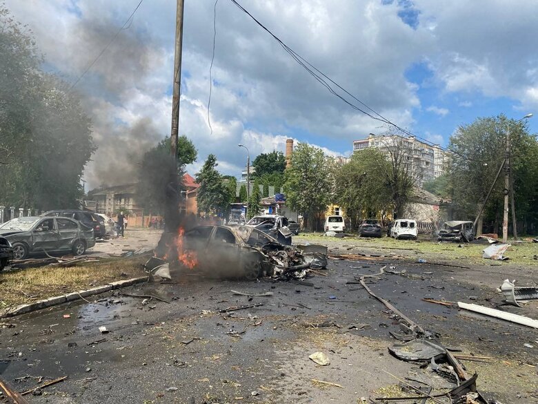 Кількість жертв обстрілу Вінниці російськими окупантами зросла до 21, - ДСНС 01