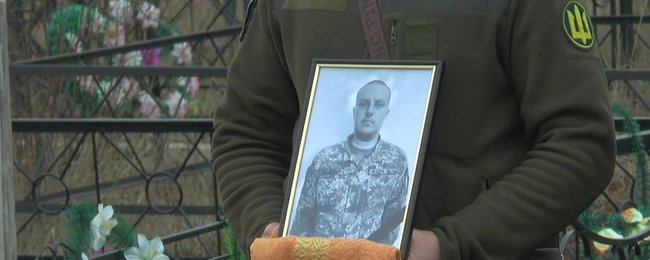 Николаевщина простилась с морпехом Александром Отрепьевым, убитым вражеским снайпером под Водяным 01