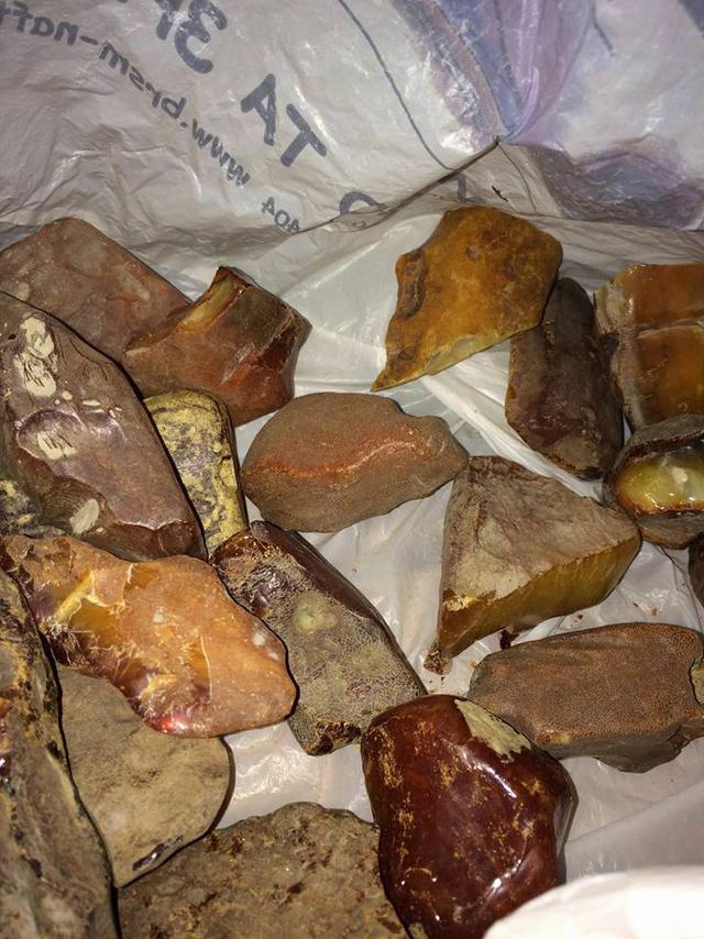 PGO, SBU stage raids in Zhytomyr region, seize 500 kilos of amber and weapons, - Lutsenko 03 PGO, SBU stage raids in Zhytomyr region, seize 500 kilos of amber and weapons, - Lutsenko 03