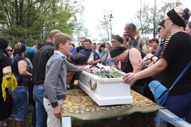 Пятирічного Кирила Тлявова поховали в Переяславі-Хмельницькому 09
