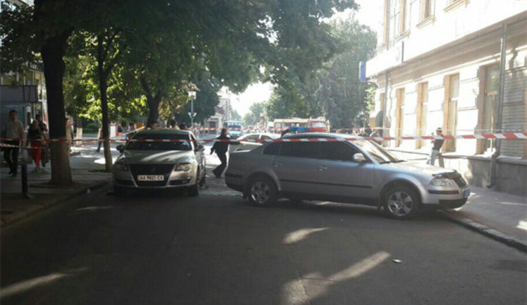 Водій травмував дівчину-патрульного в Кіровограді, в машині виявлено пістолет. ФОТО