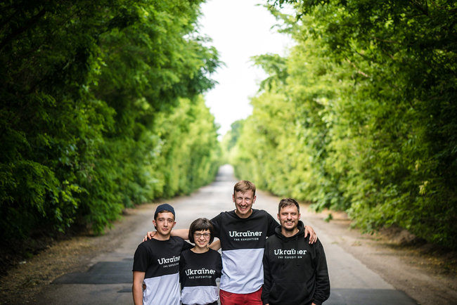 Автор проєкту Ukraїner Богдан Логвиненко: Люди живуть на цій землі, слухають російський реп, стежать за виборами в Америці, а що відбувається поряд - часто не знають 04 Автор проєкту Ukraїner Богдан Логвиненко: Люди живуть на цій землі, слухають російський реп, стежать за виборами в Америці, а що відбувається поряд - часто не знають 04