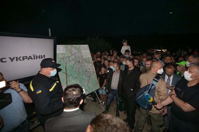 Аваков про терміни відновлення після повеней на Західній Україні: Гостра фаза триватиме 10-12 днів, а потім почнеться велике будівництво 06
