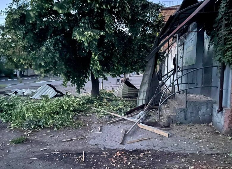 Россияне дважды за ночь обстреляли Никопольский район Днепропетровщины из тяжелой артиллерии, - Резниченко 05