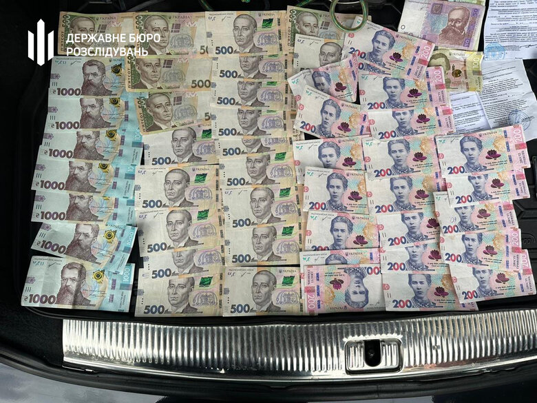 ДБР викрило адвоката з Дніпра, який організував бізнес на ухилянтах