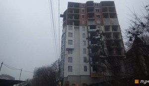 Скандальный суд узаконил построенную под видом особняка многоэтажку на Подоле. ФОТО