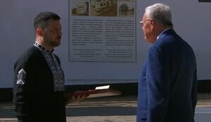 Zelenskyy presented Kellogg with the Order of Merit, 1st degree