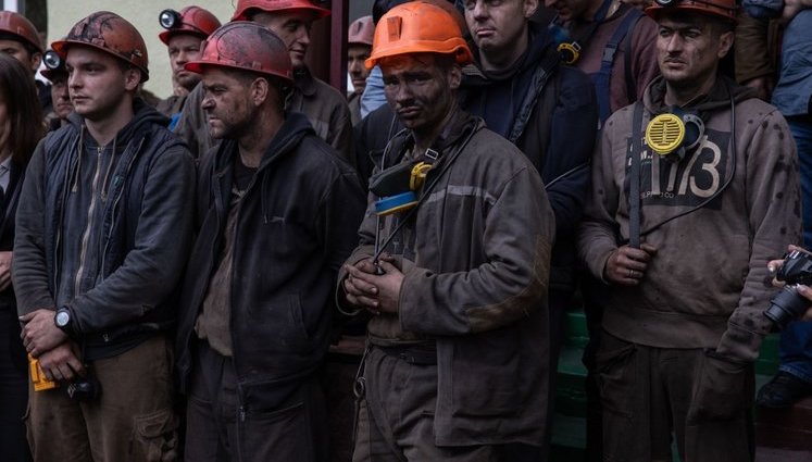 Zelenskyi gives government two months to repay wage arrears to coalminers