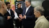 "Этот фильм делает для дела возвращения Крыма гораздо больше, чем десятки государственных чиновников", - Порошенко после просмотра кинокартины "Домой". ФОТОрепортаж
