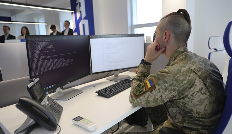 Зеленский поздравил работников Госспецсвязи с профессиональным праздником: Ежедневно обеспечивают то, что критически важно для безопасности страны