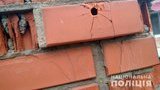 На Донеччині чоловік обстріляв житловий будинок, в якому були мешканці. ФОТОрепортаж