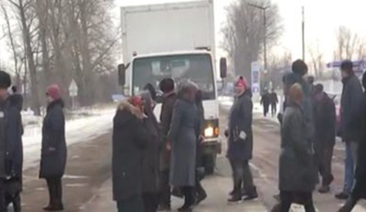 Сотрудники ГП "Украина" на Житомирщине угрожают перекрыть трассу Киев-Чоп: более 10 лет не решается вопрос с приватизацией предприятия. ВИДЕО