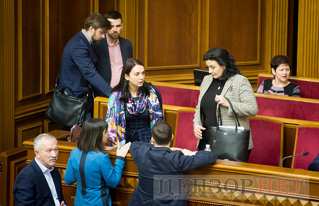 Розмова Шухевича і Шурми, Власенко в гостях у БПП і порожня сесійна зала, - робочий день у Раді 1 березня 12