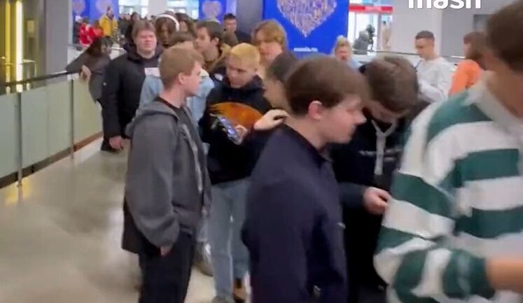 Russian youth are lining up to buy T-shirts with inscriptions "Odesa is, of course, Russian city" and "Crimea, which people have decided to annex". VIDEO