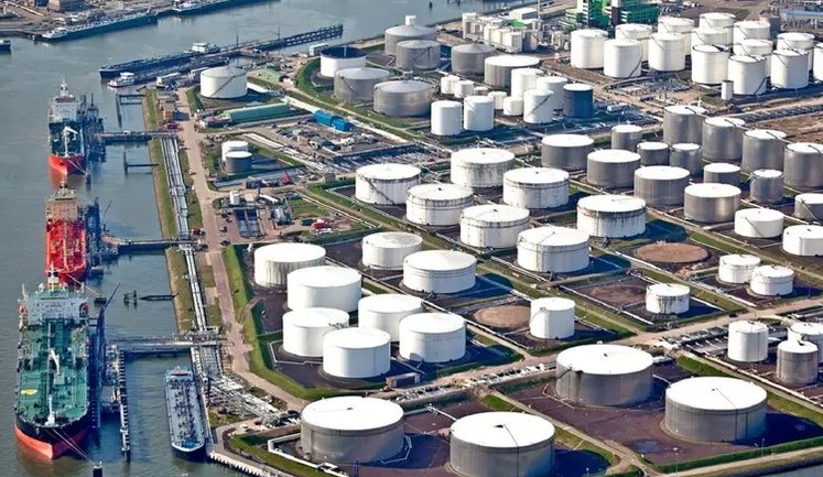 Українські дрони атакували найбільший нафтоналивний порт Росії, – росЗМІ