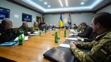 Подчеркиваю, ни одного гражданского человека введение военного положения не коснется, - Порошенко
