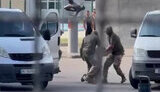 У Мукачево чоловік вдарив працівника ТЦК пляшкою по голові
