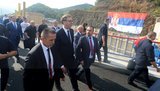 Ветераны войны в Косово перекрыли путь кортежу президента Сербии Вучичу