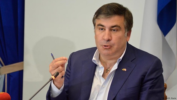 Міхеіл Саакашвілі: "Порошенко управляє потоками, але він не керує країною. Україною керує криза" 03