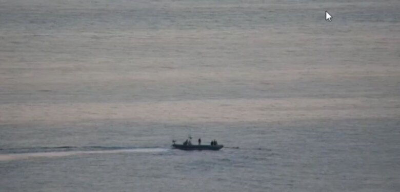 Військові моряки врятували людей у відкритому морі в Одесі