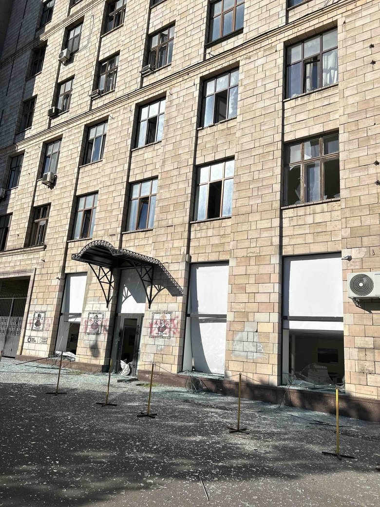 У Києві через атаку пошкоджено Інститут літератури НАНУ