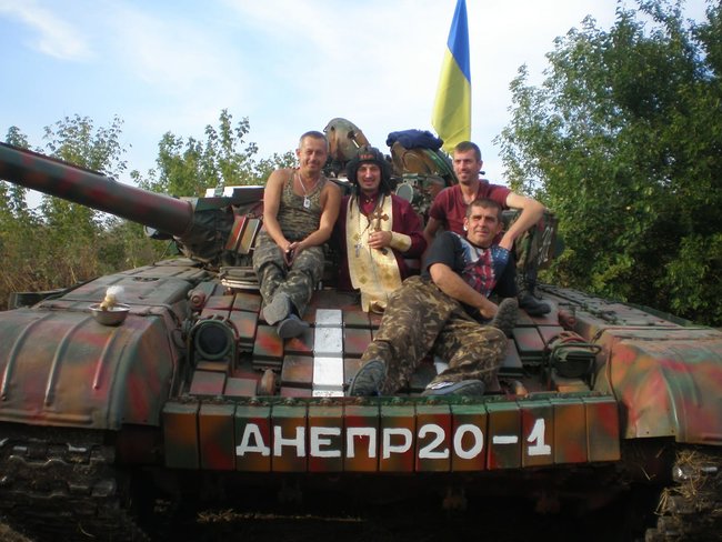 Протоієрей ПЦУ Дмитро Поворотний: Після Іловайських подій треба було ховати невідомих воїнів. Відгукнулися представники всіх церков, окрім УПЦ МП 05