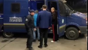 Катя Осадча спізнювалася на потяг після вечірки "слуг народу" в Трускавці, тому її везли поліцейські з мигалками. ВIДЕО
