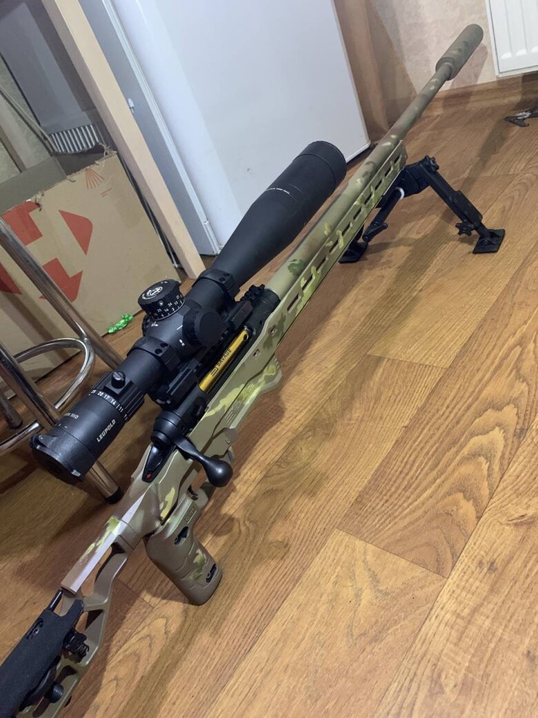 Командир снайперів Влад, позивний Санта: Проміж крапель ходжу поки. Бронік надирявили мені, таке було… 13