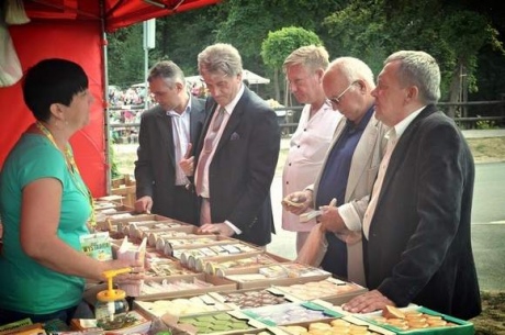 ющенко польша пчелы