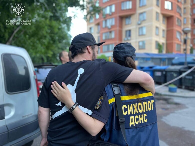 В Одессе завершили поисково-спасательную операцию после ракетного удара РФ, - МВД 03
