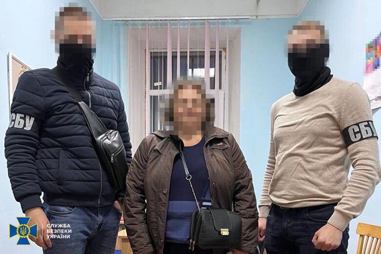 SSU detains two traitors from occupation department of social policy of Russian Federation, which operated after Kherson seizure 01