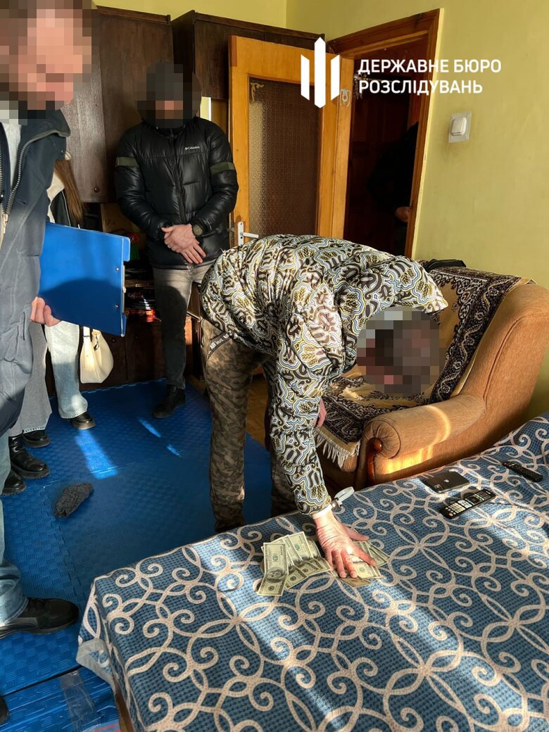 Разоблачили правоохранителя, который переправлял уклонистов на Волыни