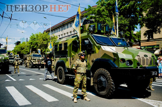 Третя річниця визволення Маріуполя - парад захисників міста 13