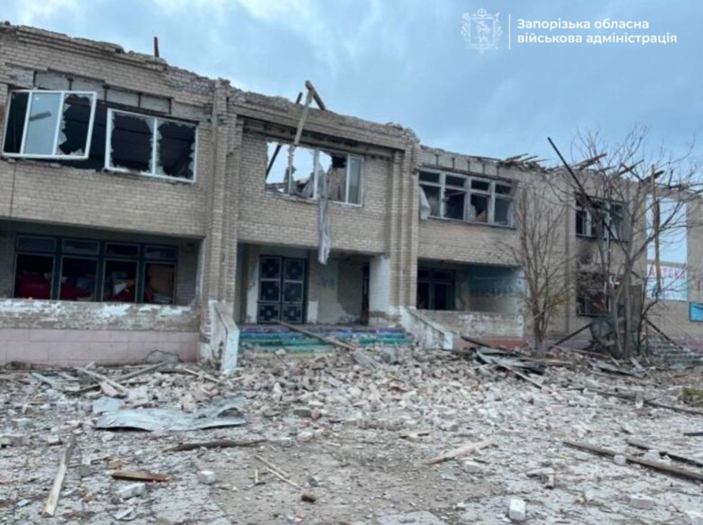 Росіяни обстріляли Запорізьку область: частково зруйновано будівлю селищної ради