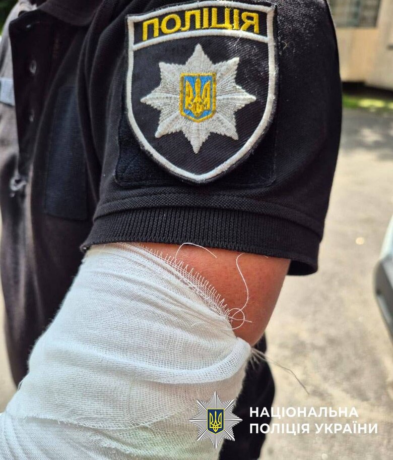 Шахед впав біля поліцейського авто у Києві rtidzzitriqxezrz
