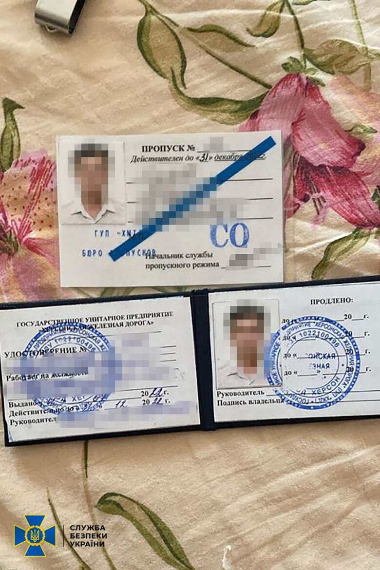 Викрито трьох агентів ФСБ, які наводили ракети та керовані авіабомби рашистів на житлові будинки Херсона 04