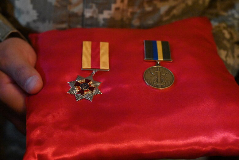 Із полковником, депутатом Київради від ЄС Сергієм Ільницьким (Сокіл), який загинув у бою проти рашистів у лавах піхоти 28 ОМБр, попрощалися в Києві 10